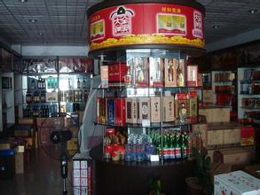 杨芬港元隆名烟名酒 一站式日用百货与宠物食品购物目的地